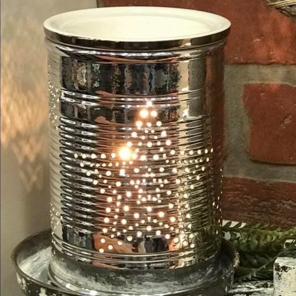 Brand new in box Scentsy tin can stars warmer